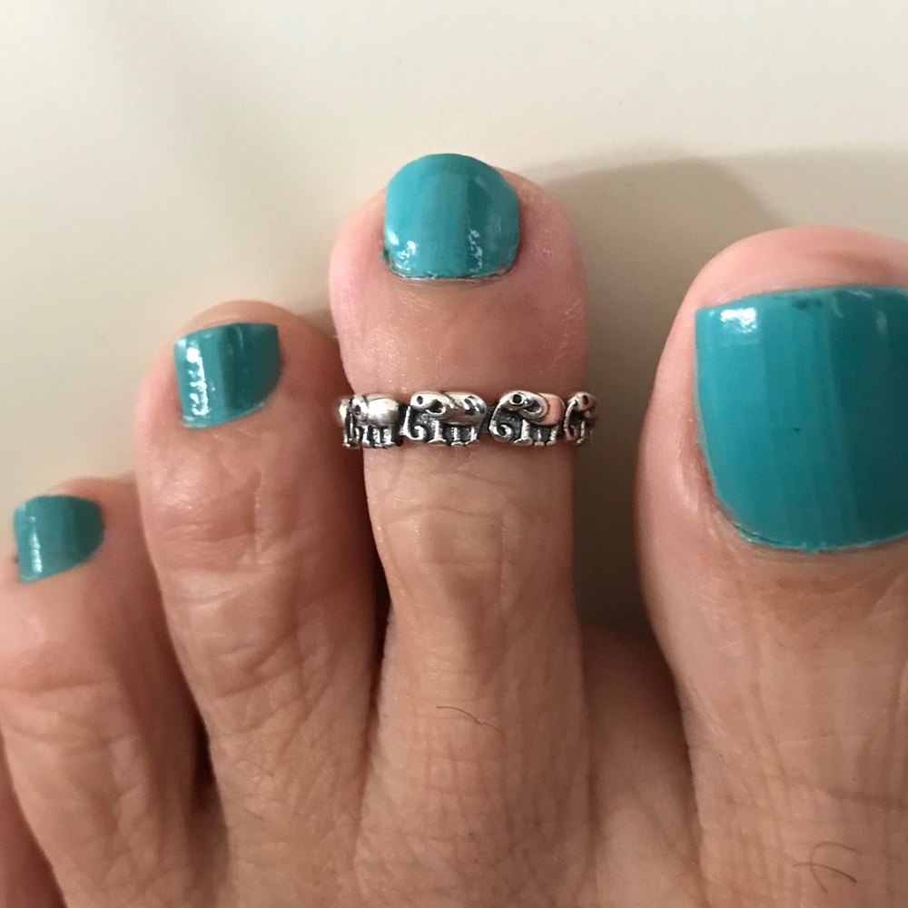 Newsterling Silver Tiny Elephant Ring - image 8